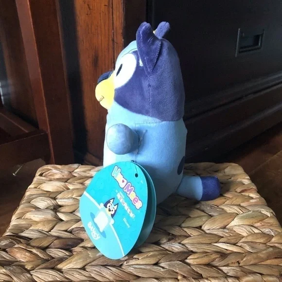 Squishmallows Hug Mees: Bluey 5” - Picture 4 of 7